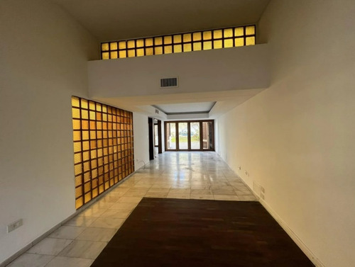 Imagen 8 de 30 de Casa Cuatro Dormitorios Echesortu