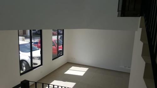 Imagen 3 de 12 de Hermosa Casa En Puerta De Piedra, Gran Ubicación, 3 Recamara