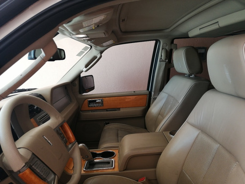 Imagen 8 de 10 de Lincoln Navigator