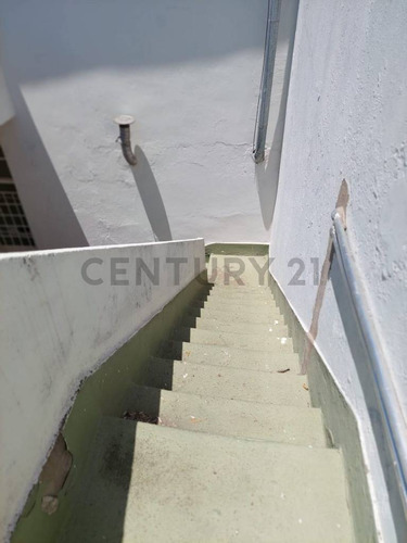Imagen 10 de 15 de Ph 3 Ambientes Al Frente P 1ro Sin Expensas, Con /balcon/patio /terraza