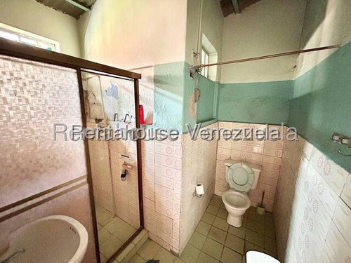 Maribel Morillo Asesor Inmobiliario De Rentahouse Vende Terreno Propio De 140m2 Ubicado En Zo9na Centro De Barquisimeto Lara