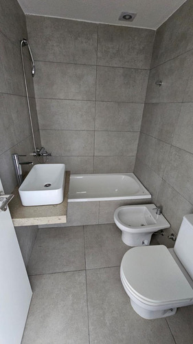 Venta Y Alquiler De Departamento 3 Ambientes En Pb Con Jardin Propio Cochera Y Baulera Nordelta