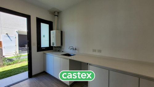 Casa A La Laguna Con Pileta En Venta En Costas, Puertos, Escobar