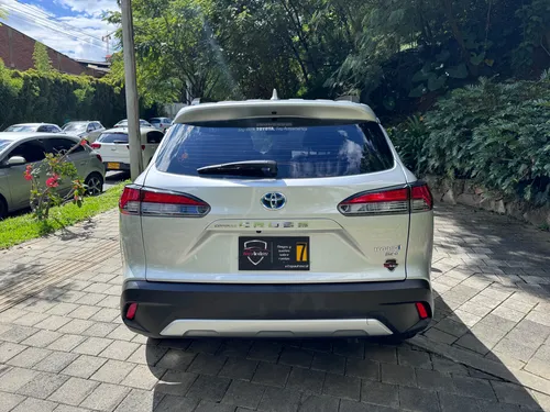 Toyota Corolla Cross 2022 Seg 1.8cc Hibrido At 15.000kms