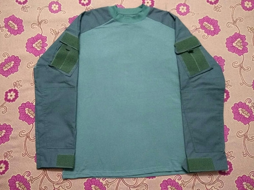 Remera Verde Bajo Chaleco
