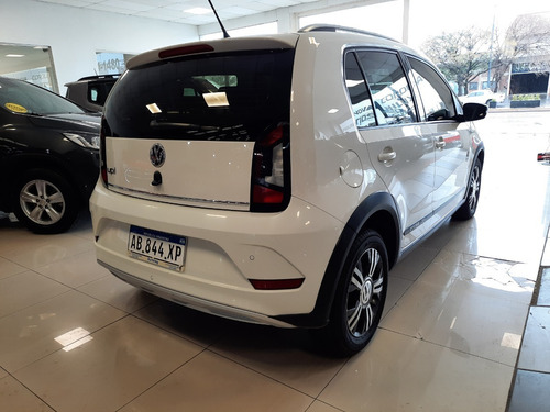 Imagen 7 de 15 de Volkswagen Up Cross 2017