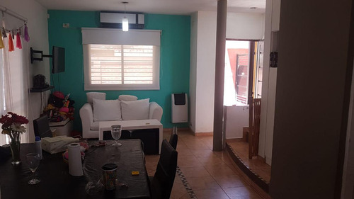 Dúplex En Venta - 2 Dormitorios 2 Baños - Cochera - 122 Mts2 - Villa Elvira
