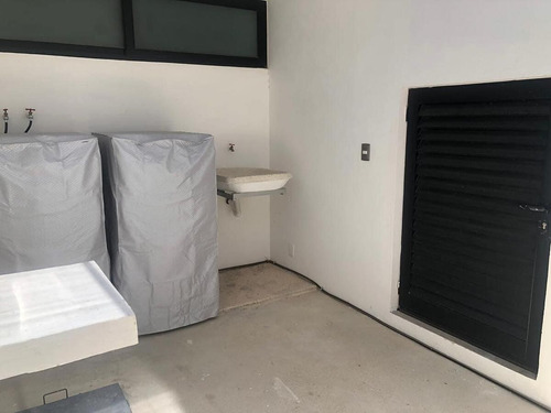 Casa En Venta Con Paneles Solares En Privada Arborea, Conkal.