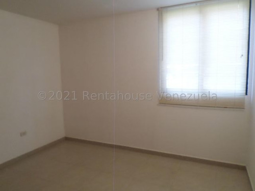 Imagen 6 de 15 de Apto En Alquiler En Clnas De La Tahona 22-11295 Ymanol 0414 3227631