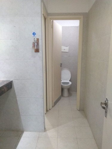 Imagen 11 de 30 de Local Comercial Alquiler Ubicado En Galería Del Edificio Cabo Corrientes