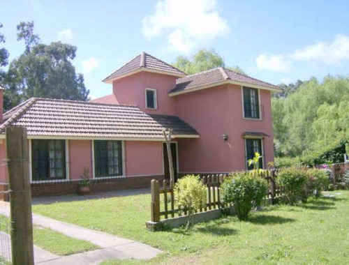 Casa En Alquiler Por Temporada De 4 Dormitorios En El Tesoro (ref: Bpv-3375)