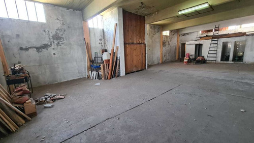 Imagen 4 de 8 de En Venta En Martin Coronado: Galpon En Planta Alta De 110m2 Contrafrente; Ideal Deposito O Para Hacer Departamento Amplio. Venta Inmediata F: 8532