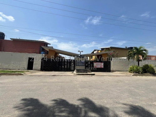 Townhouse Ventae 2 Puestos Estacionamiento Techados, Vigilancia 24 Horas, Pozo De Agua C/filtros, Tanque Subterraneo El Guayabal Valencia Carabobo Leida Falcon Lf24-24302
