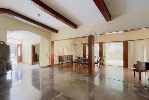 Experimenta El Lujo Y La Comodidad En Esta Impresionante Residencia Con Una Superficie De 600 M2 ...