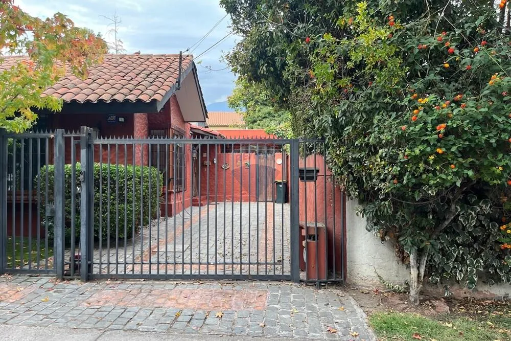 Imagen 2 de 24 de Preciosa Casa 4 Dormitorios, 3 Baños En Pasaje