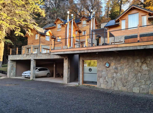 Complejo De Cabañas En Venta - 15 Dormitorios 8 Baños - Cocheras - 925mts2 - San Martín De Los Andes