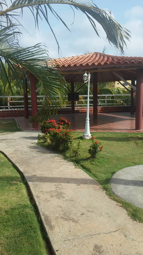 Imagen 11 de 14 de Alquilo Lindo Y Cómodo Townhouse A 10 Minutos Del Parque Nacional Morrocoy En Chichiriviche Edo Falcón