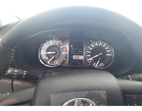 Toyota Hilux 2.8 Cd Srv 177cv 4x2 At Mlet