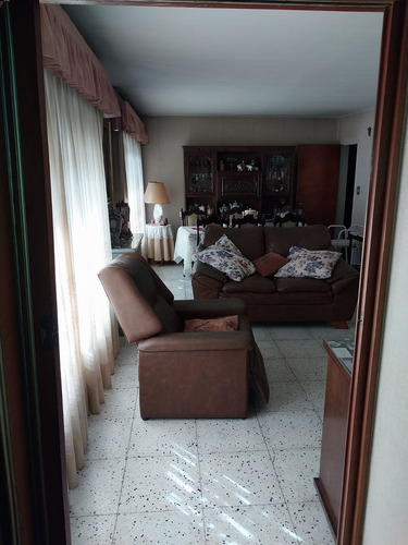 Vendo Hermosa Casa En Barrio Maipu 2