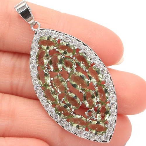 Imagen 2 de 2 de Dije Hoja Con Amatistas Y Zirconias Plata Laminada .925
