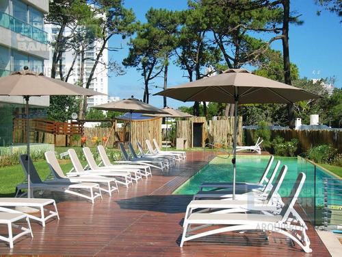 Apartamento De 1 Dormitorio En Venta En Punta Del Este