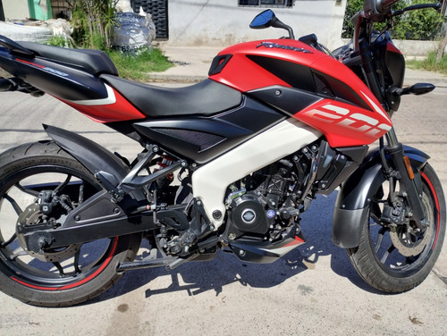 Bajaj Rouser Ns 200