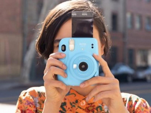 Imagem 2 de 3 de Instax Camera Mini 11 Azul