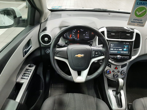 Imagen 12 de 15 de Chevrolet Sonic 2017 1.6 Premier At