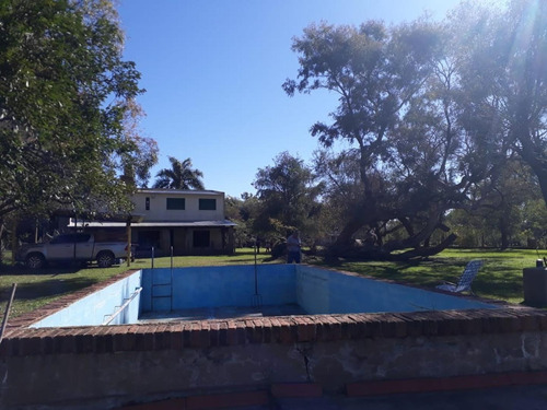Imagen 3 de 12 de Quinta Sobre El Río Con Bajada De Lancha