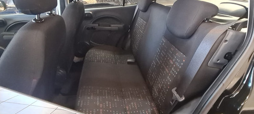 Fiat Uno 1.0 Vivace Celeb. Flex 5P