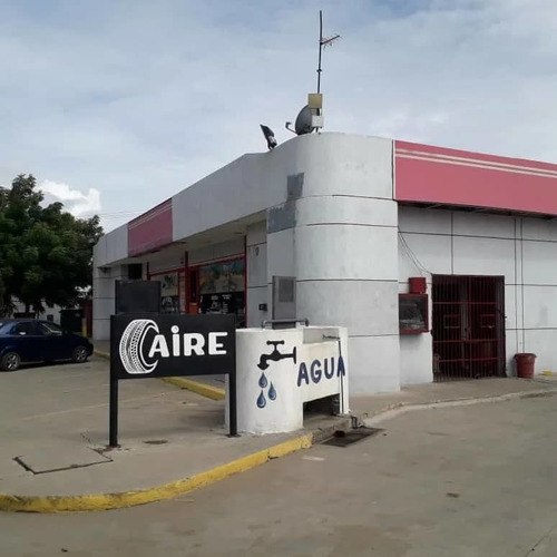 Imagen 22 de 26 de Leal Pérez Vende Bomba De Gasolina En Puerto Cabello
