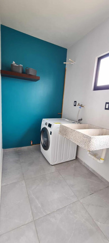 Espectacular Residencia $3,3,00,000 Ubicado En Pachuca