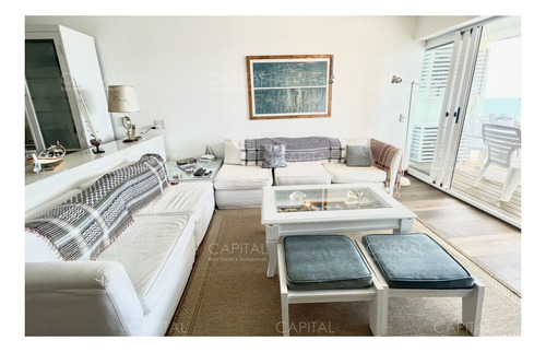 Imagen 4 de 26 de Apartamento De 4 Dormitorios Con Vista Al Puerto En Venta!!