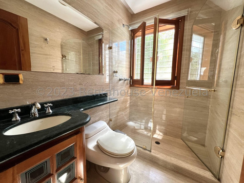 Hermosa Casa En Venta En El Cafetal: Lujo, Espacio Y Exclusividad, Urb. El Cafetal. Mo 24-12662