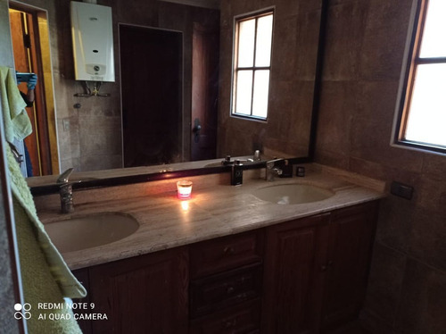 Gran Casa En Parcela Con Tremenda Ubicación, Cerca...