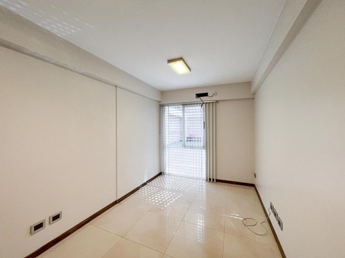 Imagen 9 de 21 de Oficina O Local Comercial Ideal Profesionales O Estudios En Barrio Martin