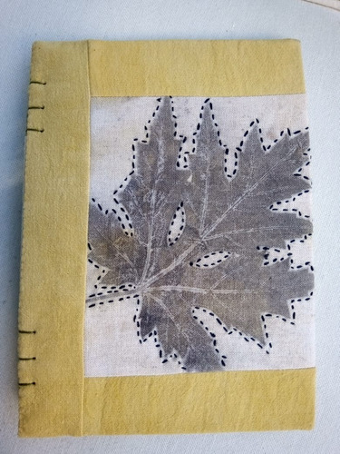 Imagen 1 de 5 de Cuaderno Artístico, Con Impresión Vegetal. Arce