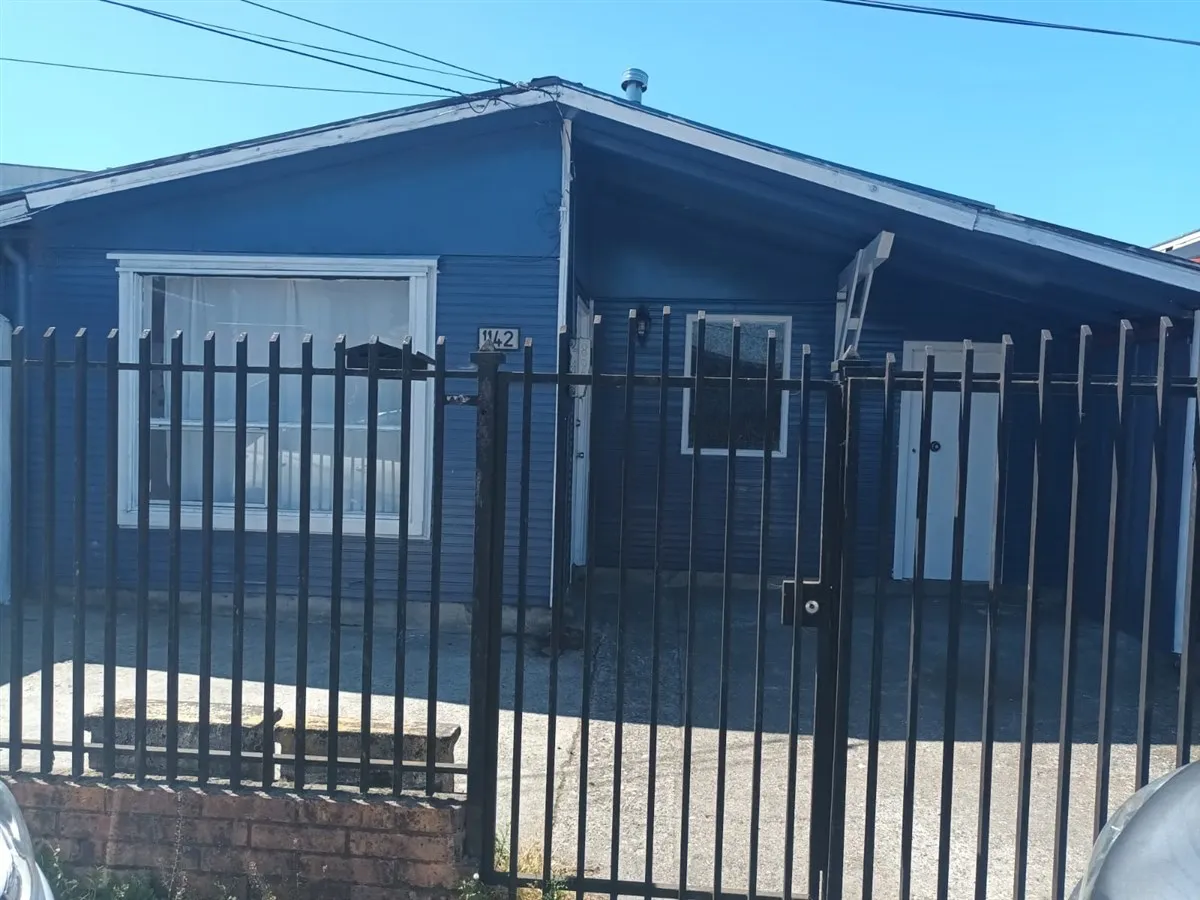 Imagen 1 de 14 de Casa En Venta De 2 Dorm. En Puerto Montt