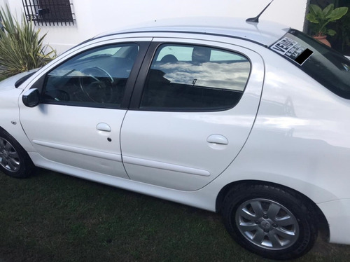Peugeot 207 Xs Compact 1.4n 4 Ptas. Mt / Nafta / 2010