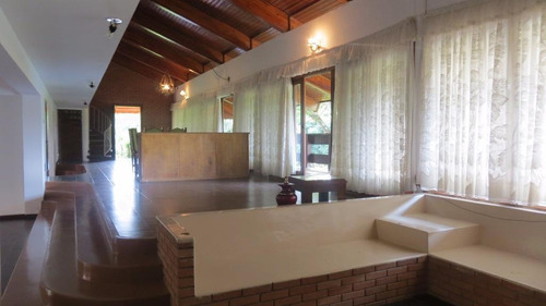 Chácara 3 Suites À Venda No Country Club - Valinhos / Sp - Ch0374