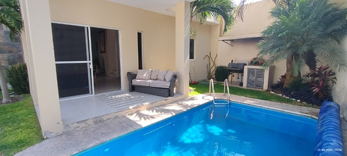 Tu Casa En Cuernavaca Ideal Para Descanso O Inversion, Con Alberca Privada, 3 Recamaras Y Jardin.