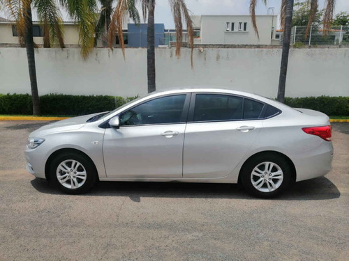 Imagen 2 de 10 de Chevrolet Cavalier 2019 4p Lt L4/1.5 Aut