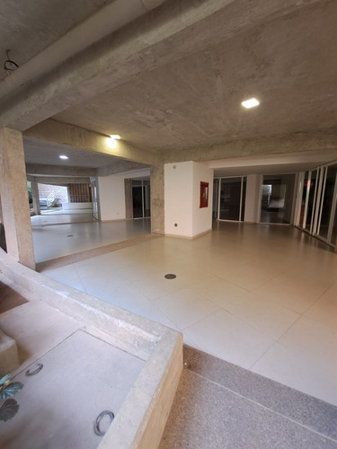 Se Vende Estupendo Pent House Tipo Loft Obra Limpia Para Remodelar A Gusto En La Urbanizacion El Cigarral Del Hatilo Em