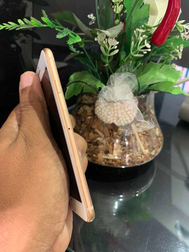 iPhone 8 64gb Gold