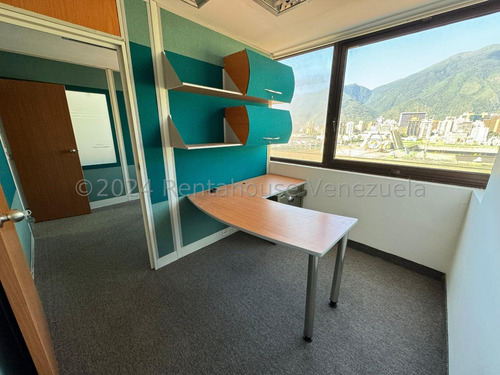 Oficina En Alquiler En Ccct En Chuao. Cecilia Gutierrez. 244-15915