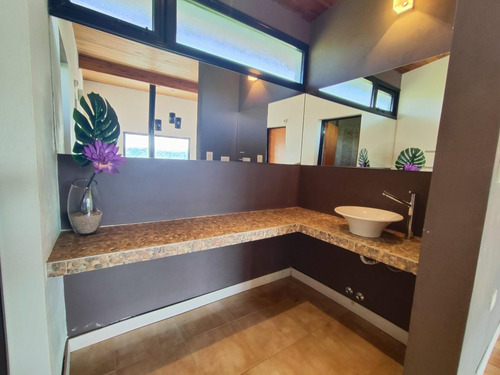 Chalet En Venta En Barrio Cerrado Lomas Del Rey , Mayu Sumaj, Cordoba