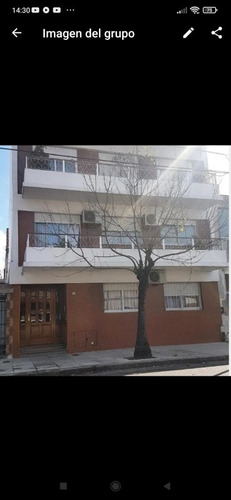 Departamento De 2 Ambientes, Tercer Piso Por Escalera