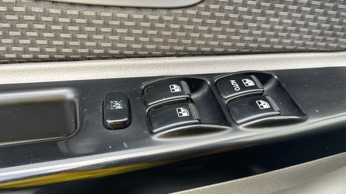 Imagen 18 de 20 de Kia Rio Stylus Ls