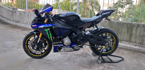 Yamaha R1
