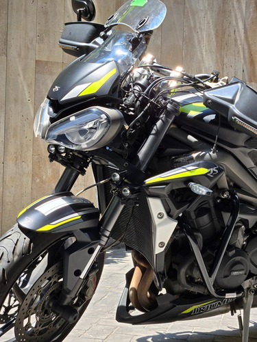Triumph Street Triple Rs 765